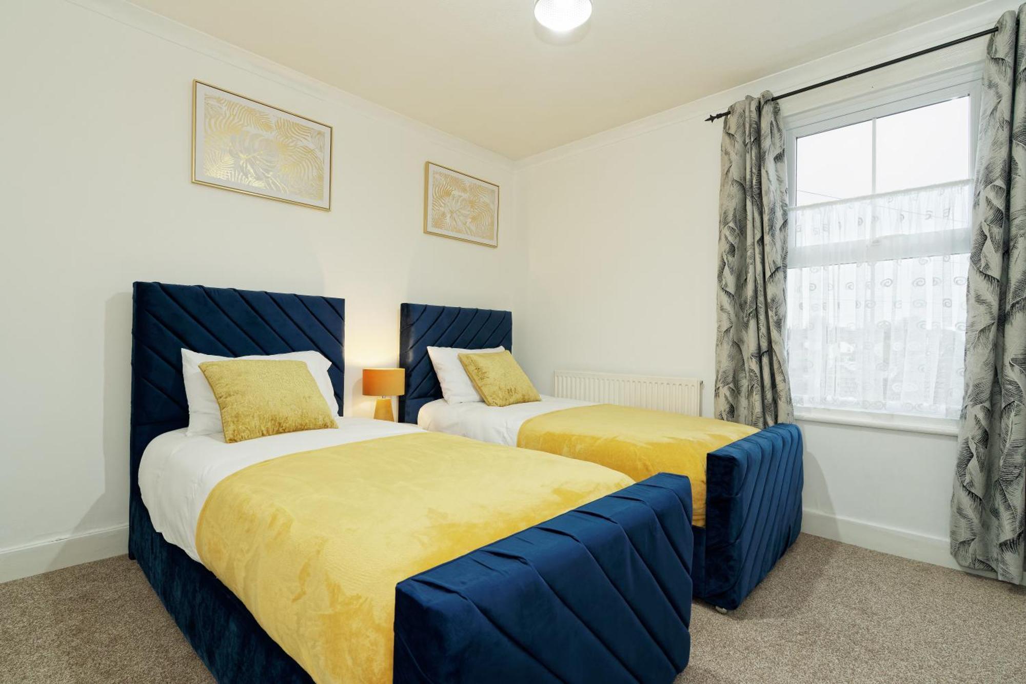 Appartamento Lovely Luxury 3 Bed House Chatham  Esterno foto